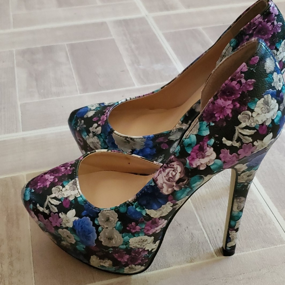 Adorable floral heels